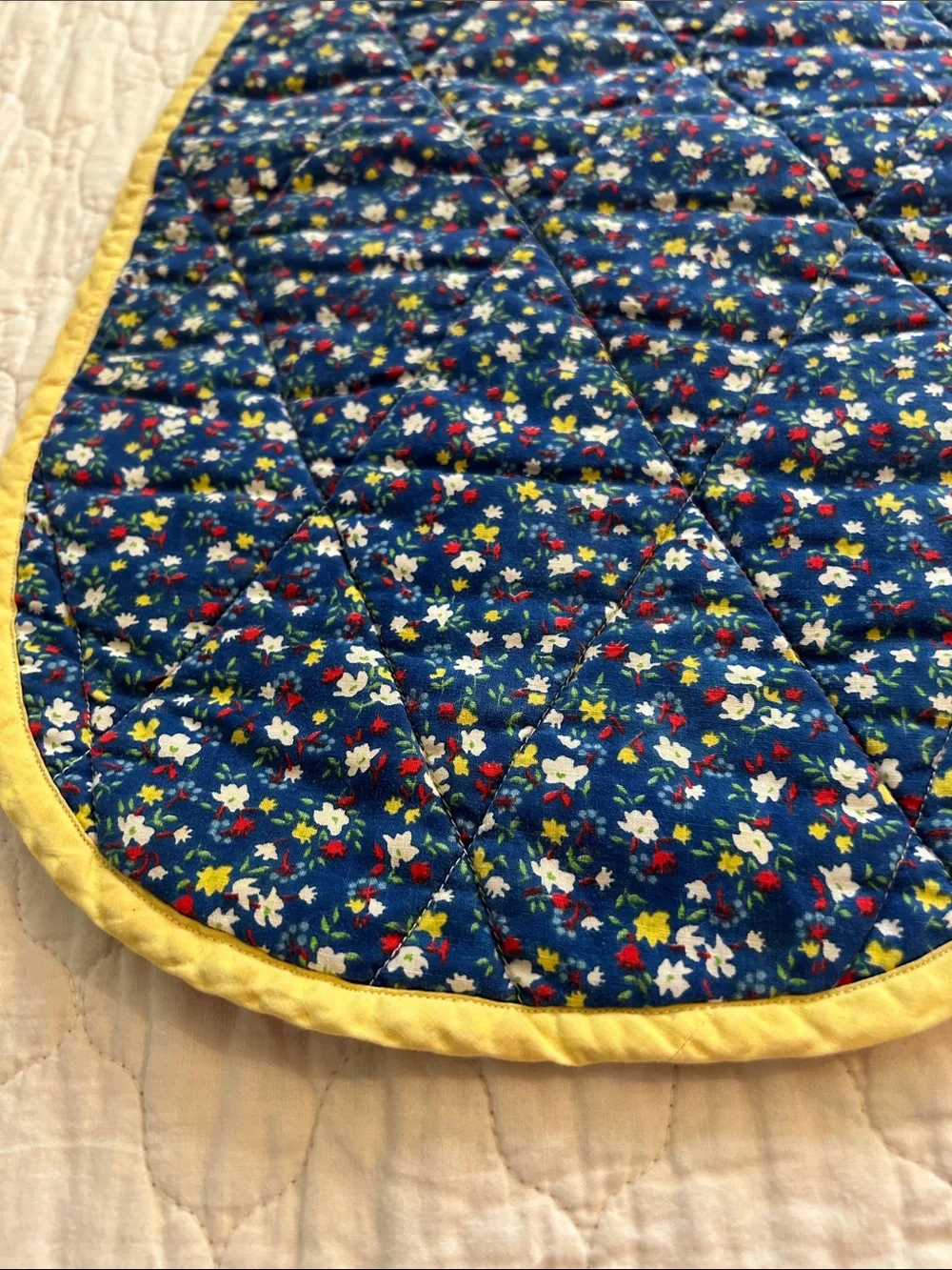 6 Vintage Reversible Quilted Placemats